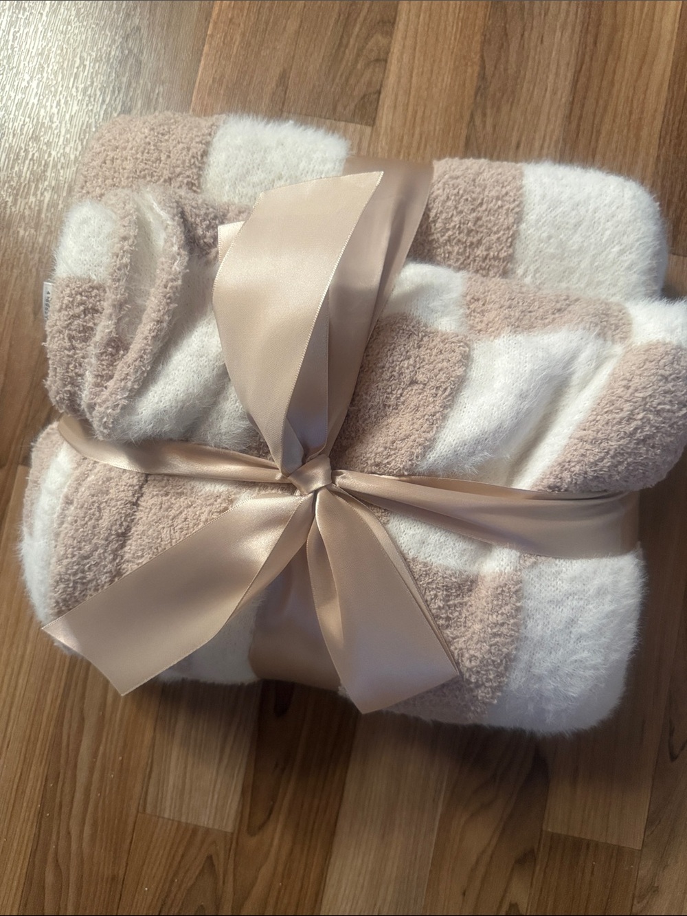 Cozy Plush Checkered Throw Blanket - Cream & Tan